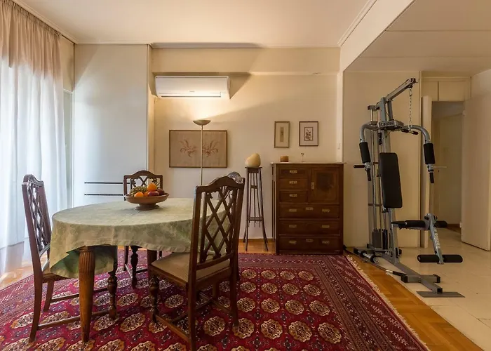 Art Deco Spacious Appartment Close To Centre